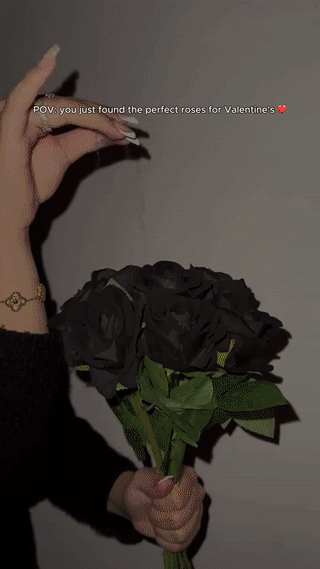 Customized Valentine's Day Perpetual Flower Hand Bouquet with Roses