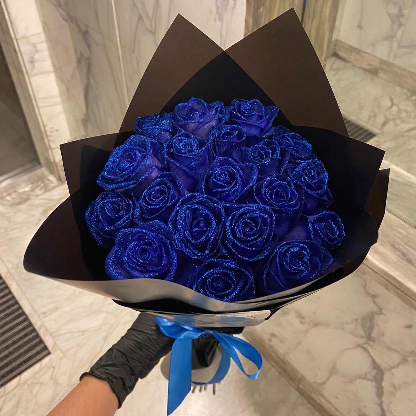 Customized Valentine's Day Perpetual Flower Hand Bouquet with Roses