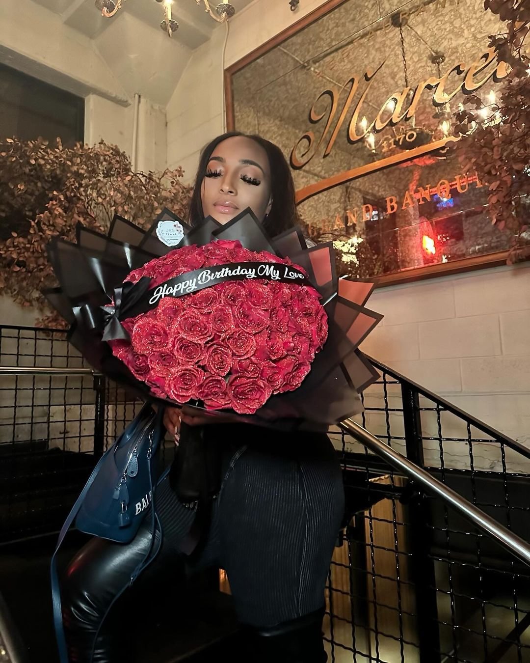 Customized Valentine's Day Perpetual Flower Hand Bouquet with Roses