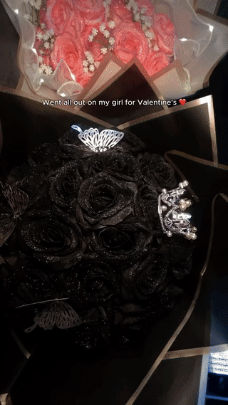 Customized Valentine's Day Perpetual Flower Hand Bouquet with Roses